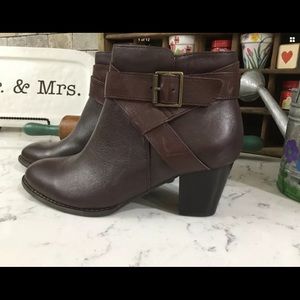 vionic trinity ankle boot